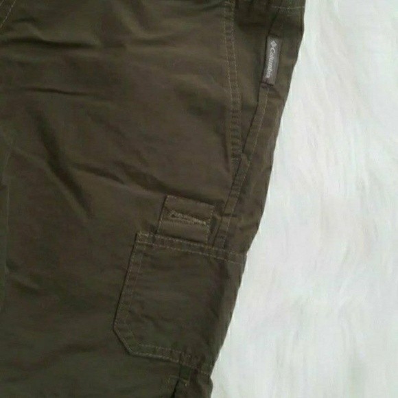 COLUMBIA SHORTS MILITARY GREEN OUTDOORS HIKING SIZE X-SMALL WOMENS X-SMALL NWOT - Picture 3 of 6